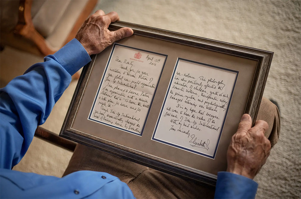 Letter from Queen Elizabeth to Monty Roberts